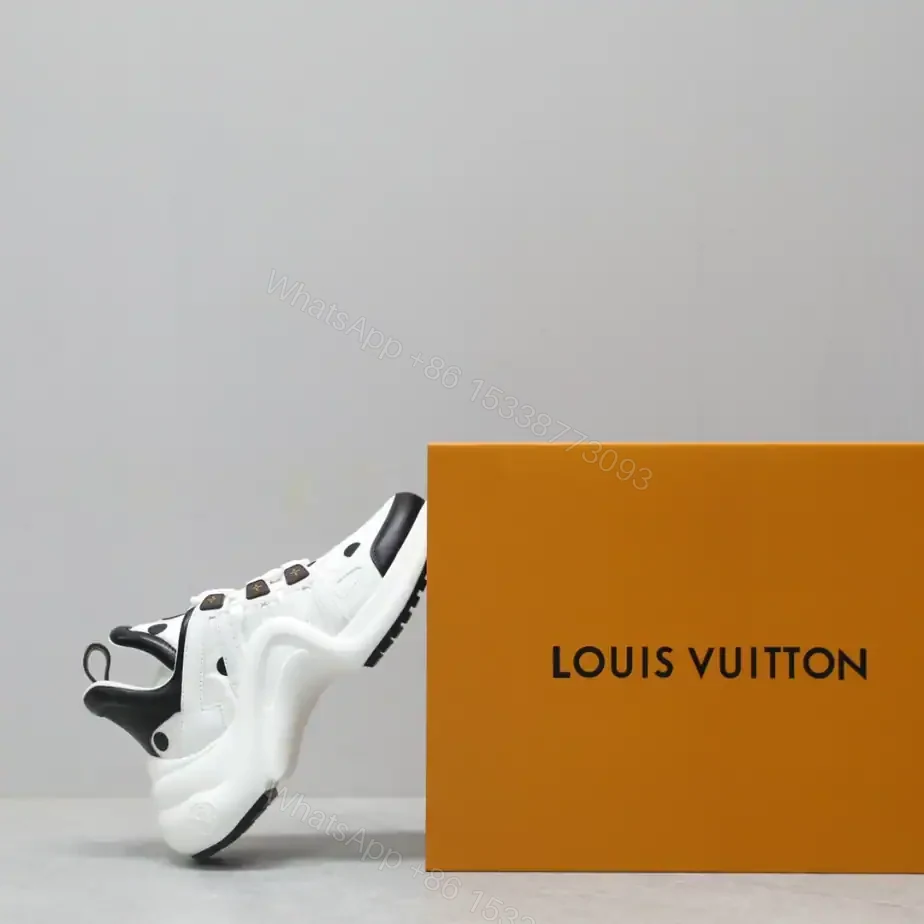 View 4 of LV ARCHLIGHT SNEAKER – LSVM008