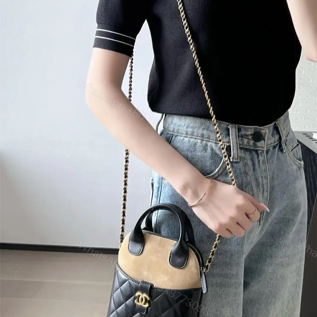 View 30 of 高仿Chanel*25A系列AS4742麂皮拼小羊皮貝殼包免檢版