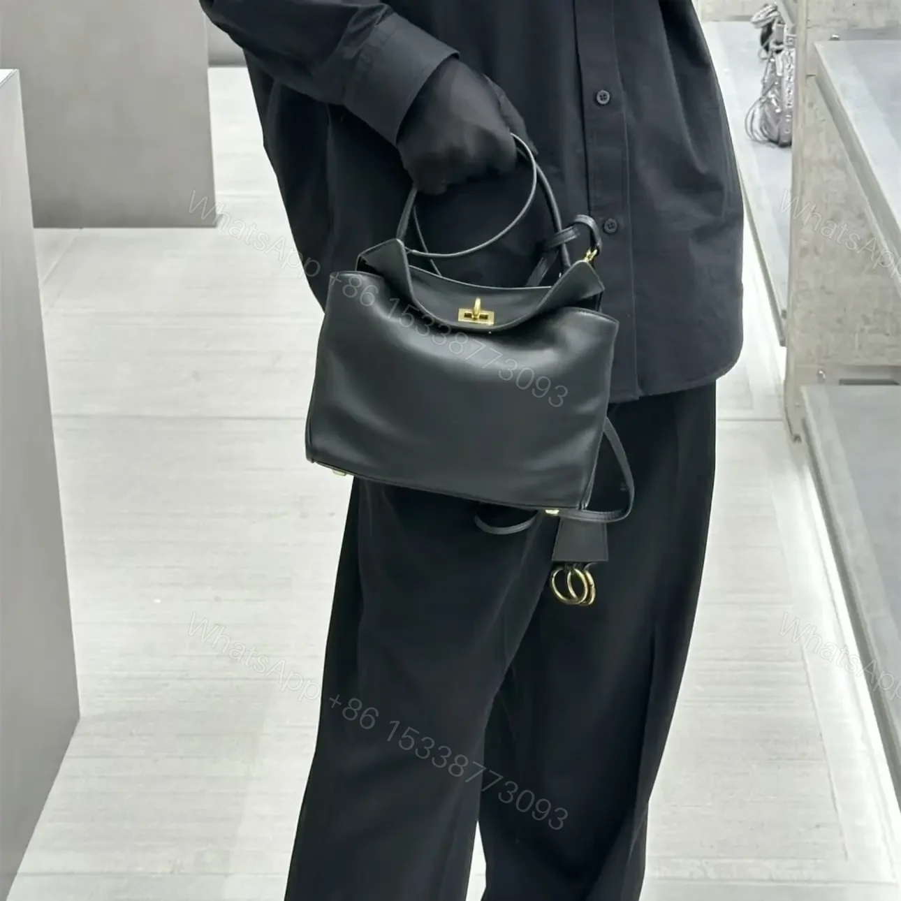 View 10 of 高仿Balenciaga*Rodeo系列V21000小牛皮手袋黑金Mini免檢版