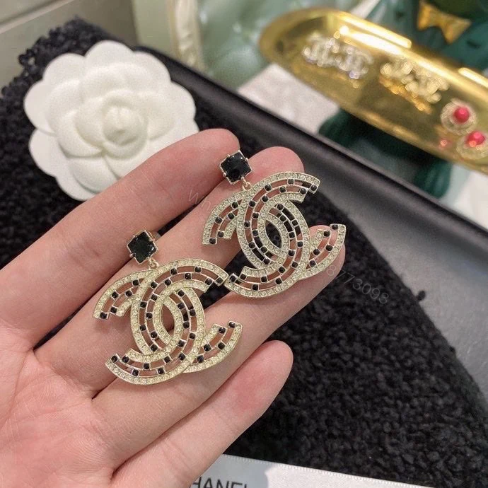View 4 of EN – Lux Earring Chanel 031