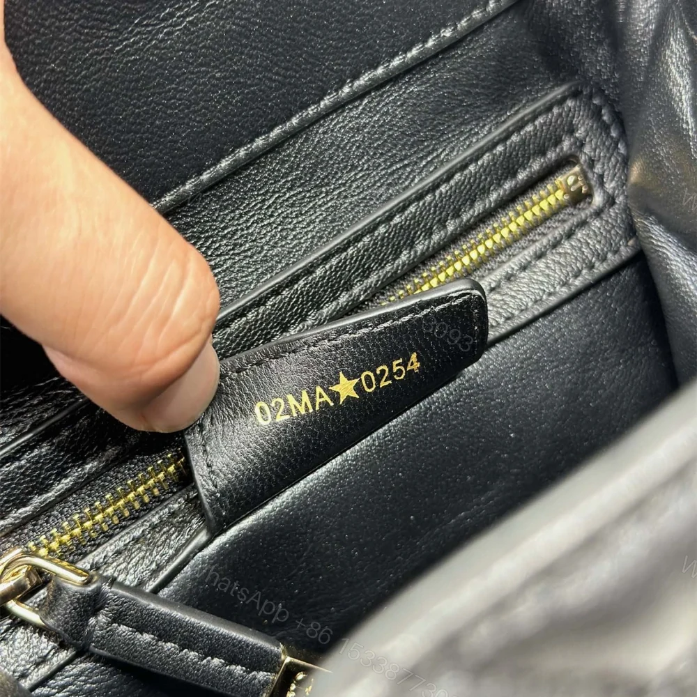 View 8 of 高仿Dior*D-Motion系列M2851M900小牛皮水桶包小號黑色免檢版