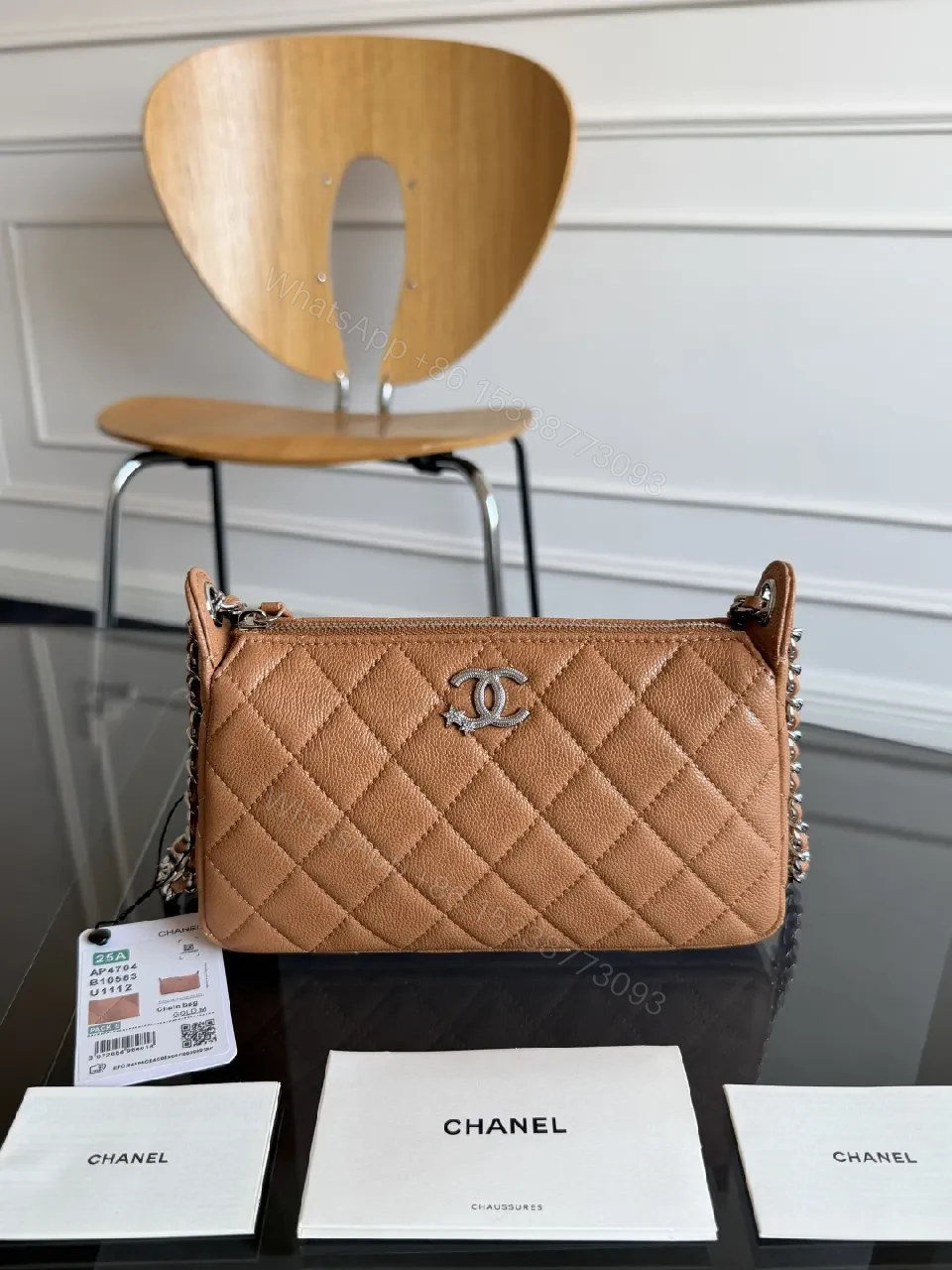 Quilted Leather Shoulder Bag: Elegant Compact Chic, Everyday Luxury — view 1