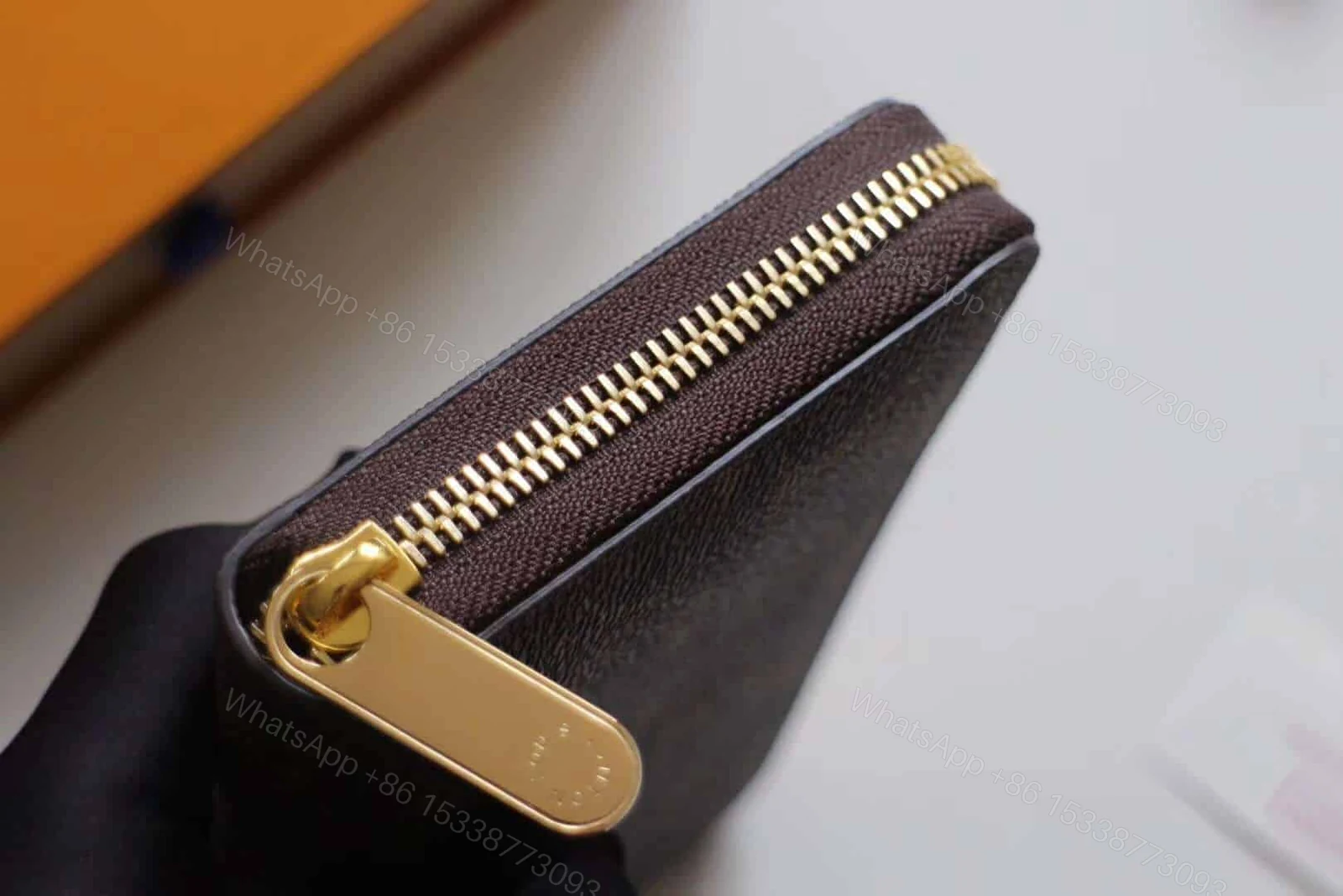 View 2 of LV ZIPPY VERTICAL – LVW3