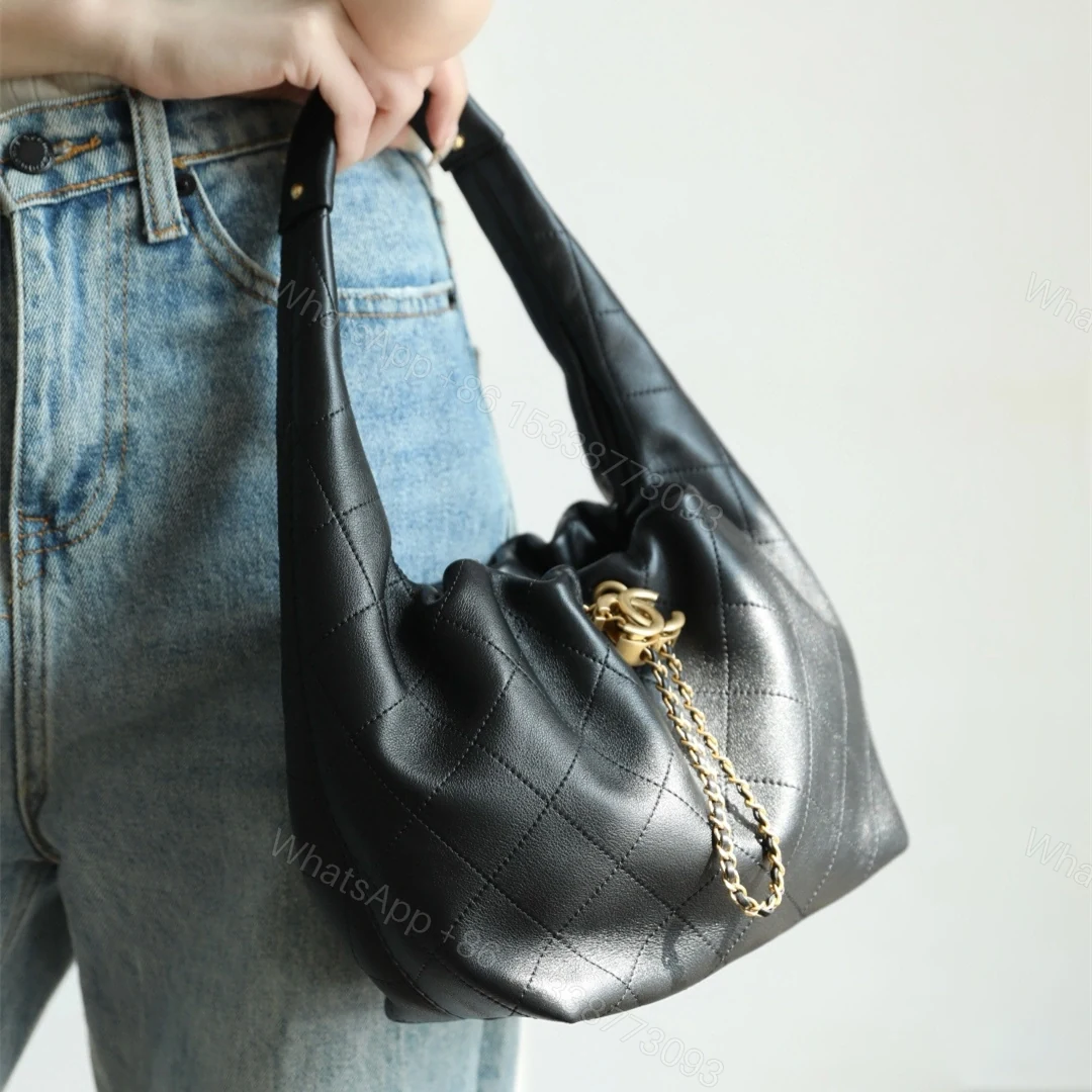 View 18 of 高仿Chanel*26C系列AS5976小牛皮手提包黑色免檢版