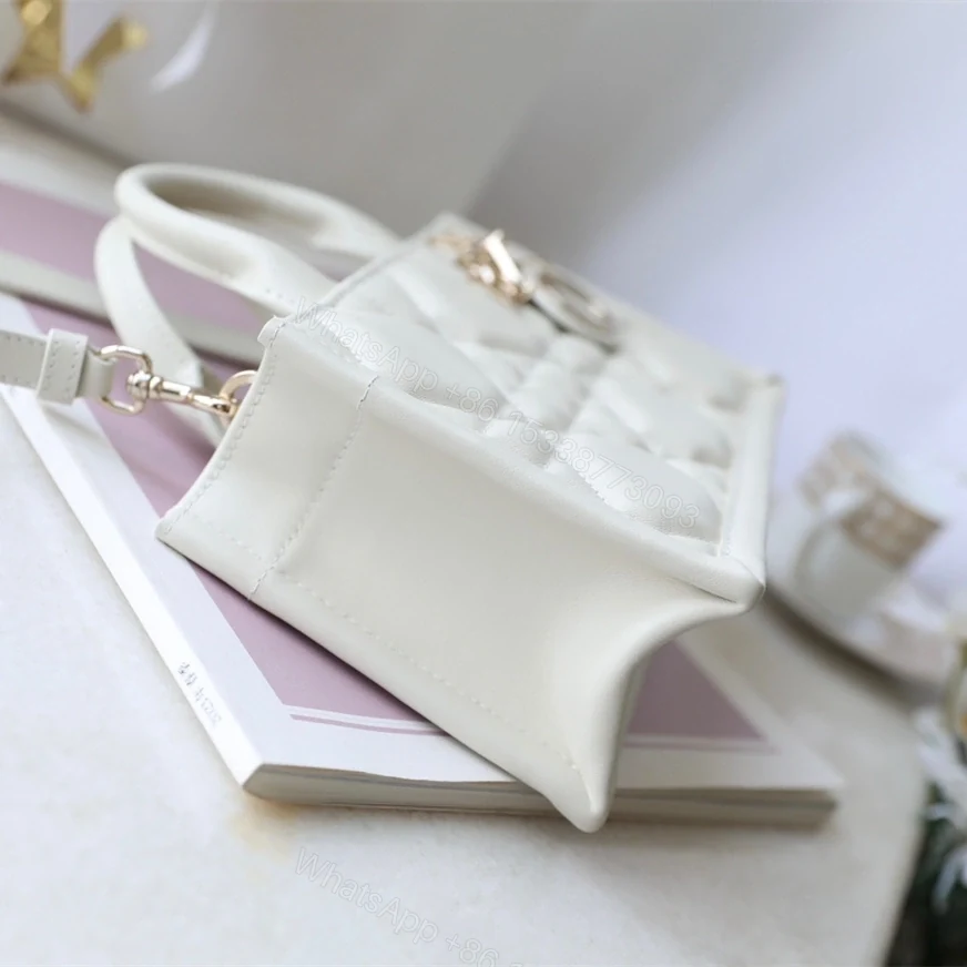 View 4 of 高仿Dior*BookTote系列S5573O牛皮革白色單肩包免檢版