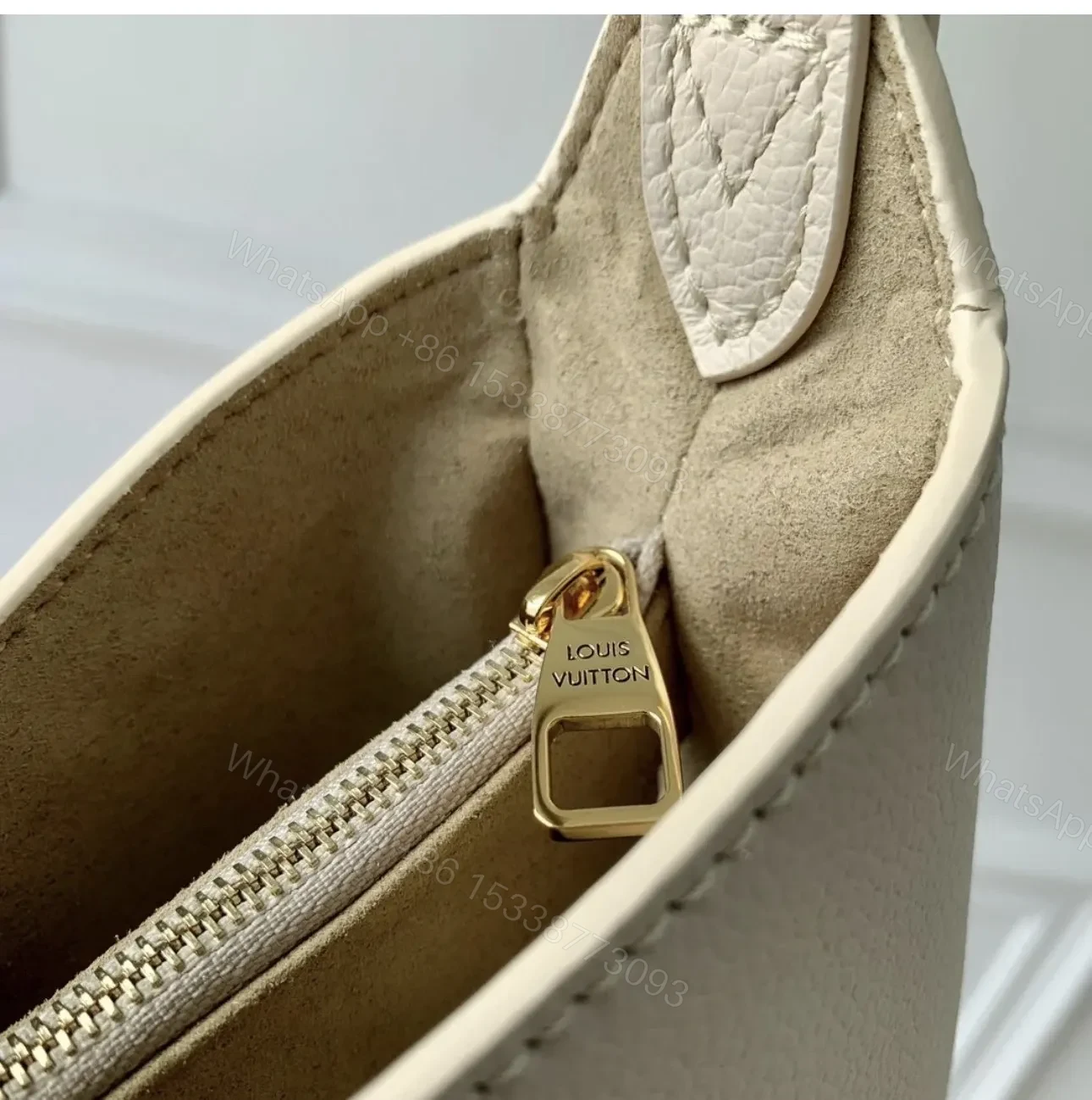 View 4 of Louis Vuitton LV Lowkey Lock Pattern Woman’s Handbags 26x18x7cm