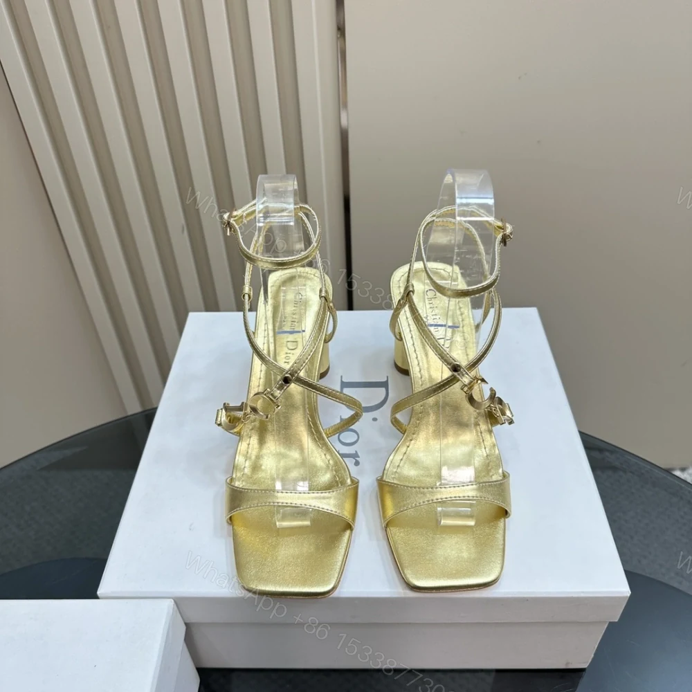 高仿Dior*Cest系列KCO067金屬配飾露趾高跟涼鞋金色8CM免檢版 — view 1