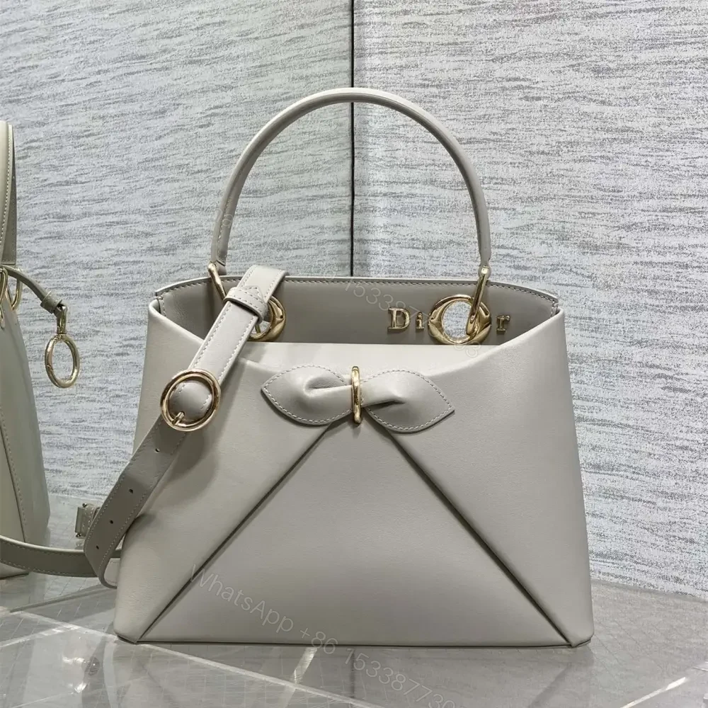View 3 of 高仿Dior*26SS系列M0734GTU新款徽標手提包灰色免檢版