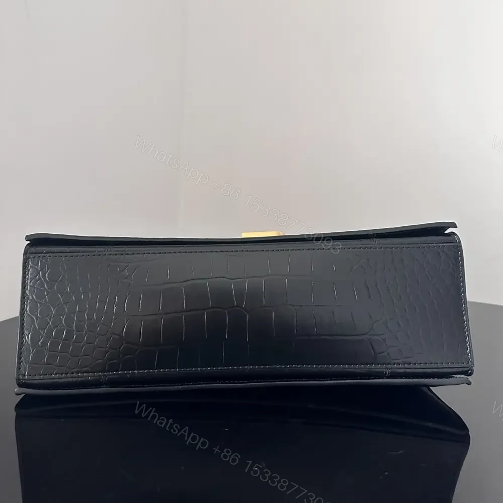 View 6 of 高仿Balenciaga*Crush系列鱷魚皮沙漏包黑色M