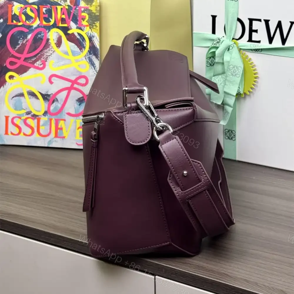 View 4 of 高仿Loewe*Puzzle系列7110小牛皮斜挎包勃艮第紅大號免檢版