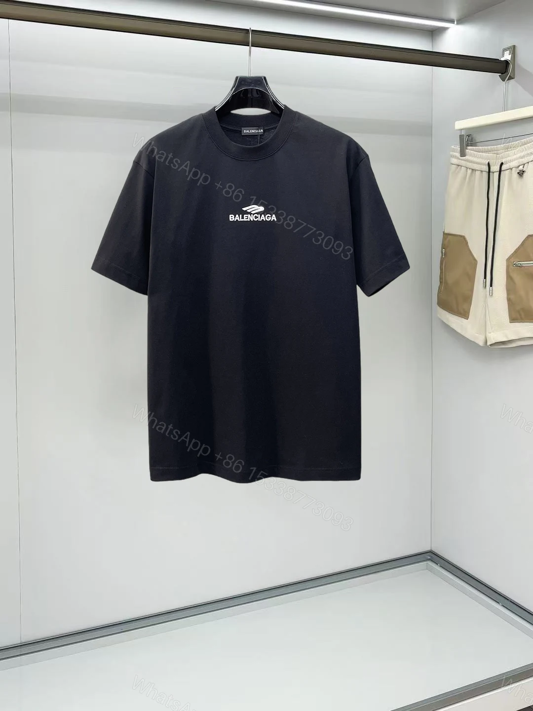 Balenciaga 原單 男款短袖T恤 小字母Logo設計 百搭休閒款 — view 1