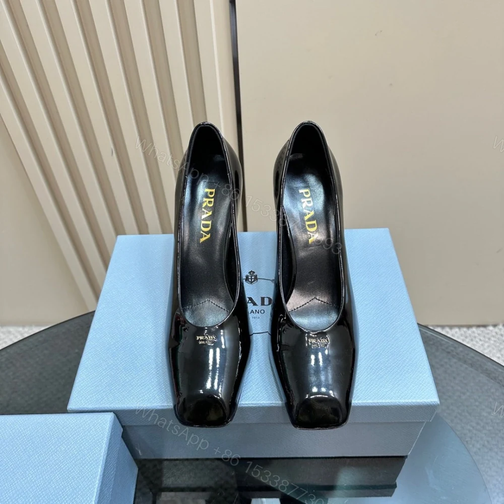 高仿Prada*1I837N方頭粗跟高踭鞋8.5CM漆皮黑色免檢版 — view 1