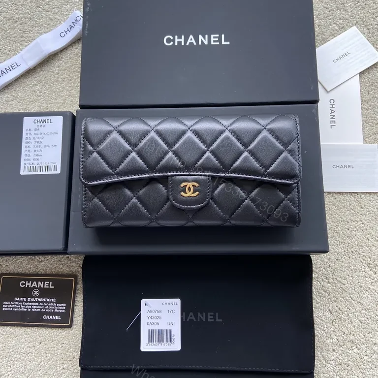 Chic Quilted Black Leather Wallet â€“ Gold CC Logo Luxury — view 1