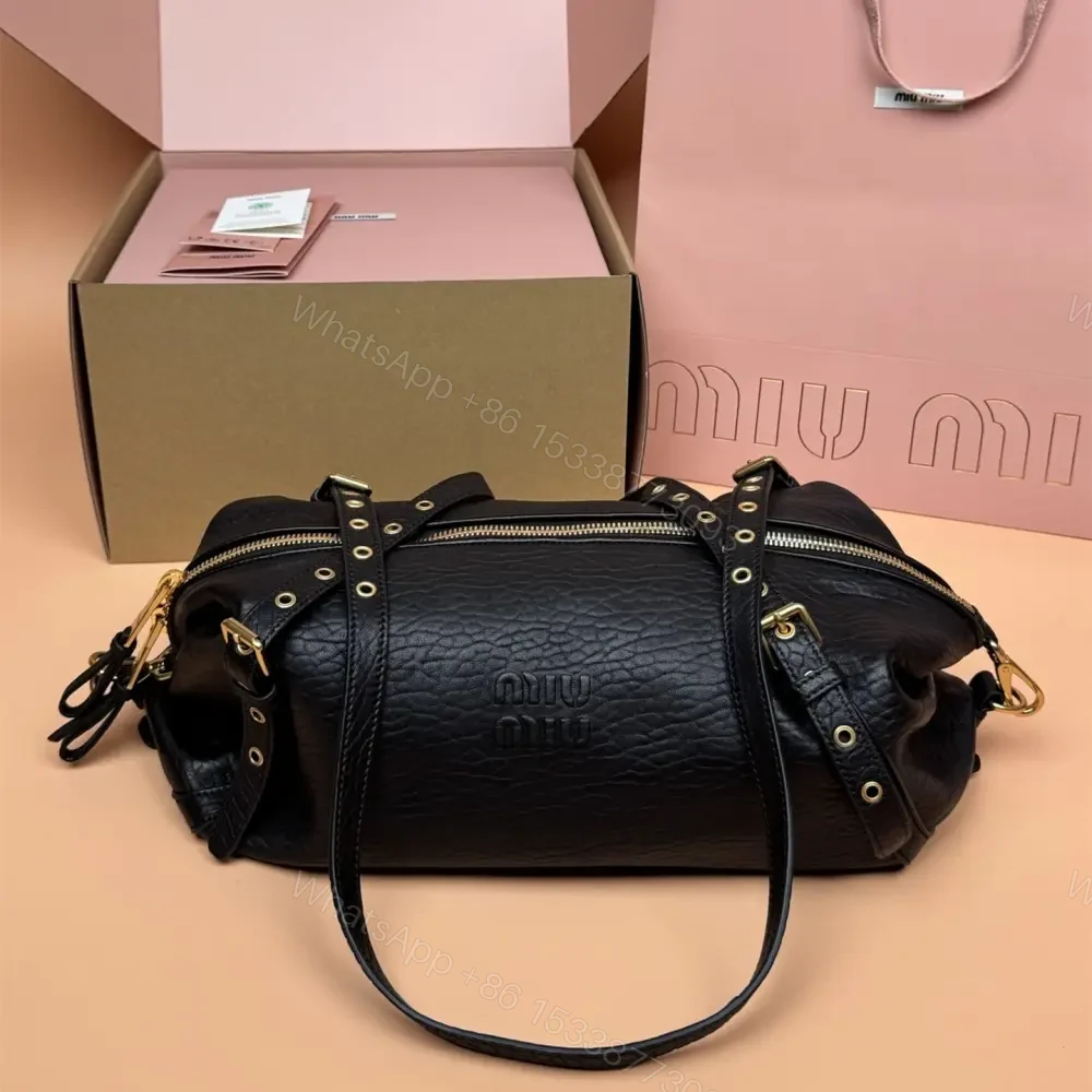 高仿miumiu*5BC190小羊皮壓花單肩包黑色免檢版 — view 1