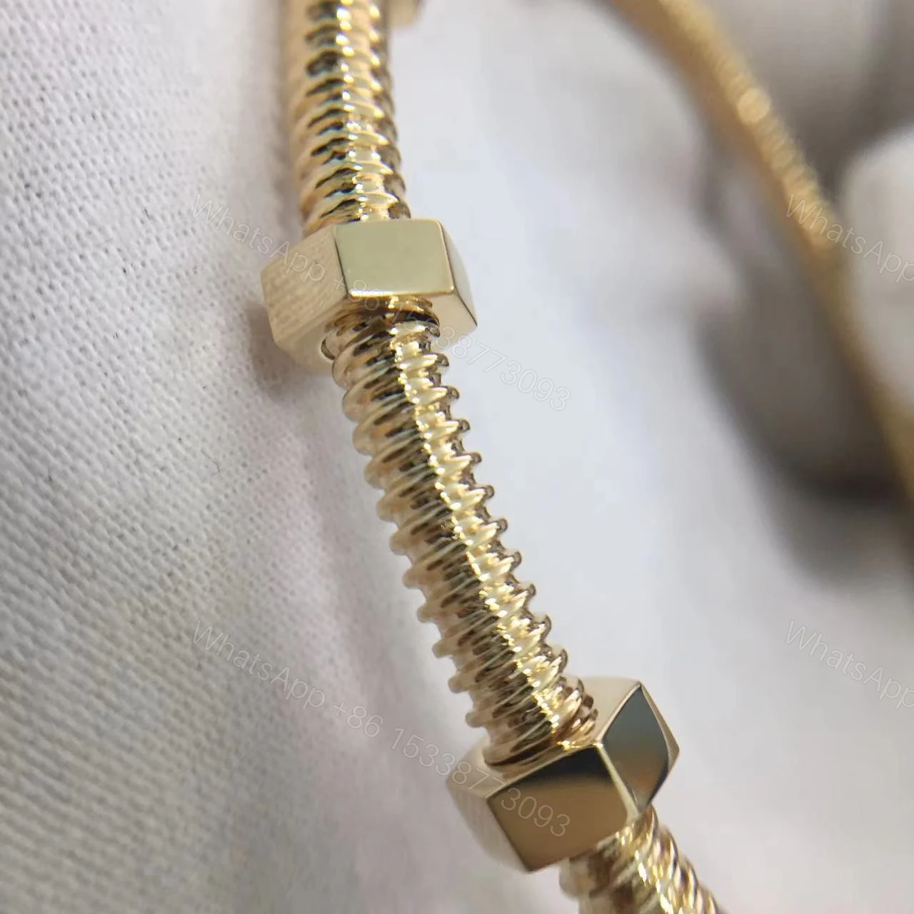 View 4 of 18K Yellow Gold Écrou de Cartier bracelet