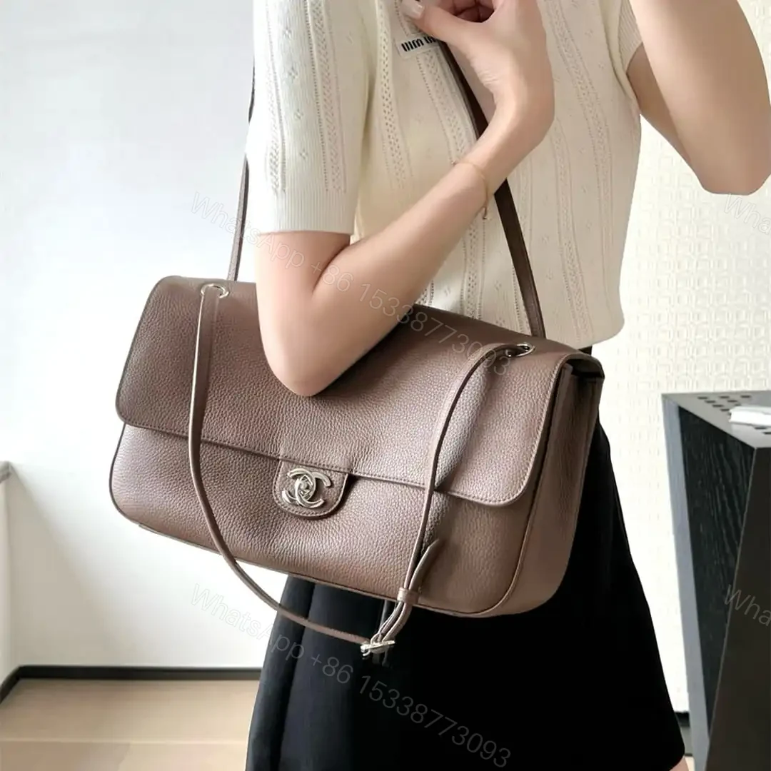 View 21 of 高仿Chanel*26S系列AS6231粒面小牛皮翻蓋包淺棕色大號免檢版