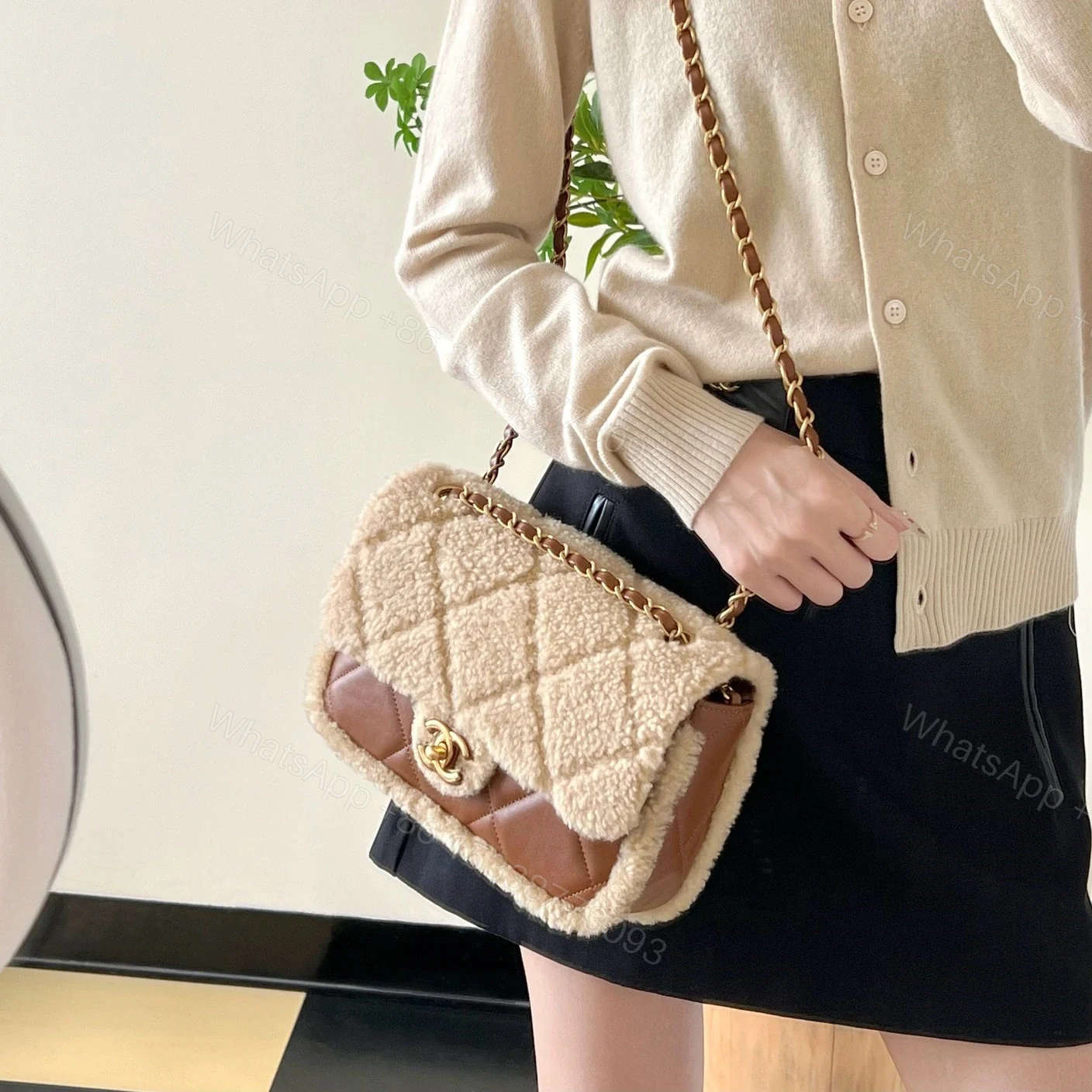 View 11 of 高仿Chanel*24K系列AS5149泰迪熊手袋中號款免檢版