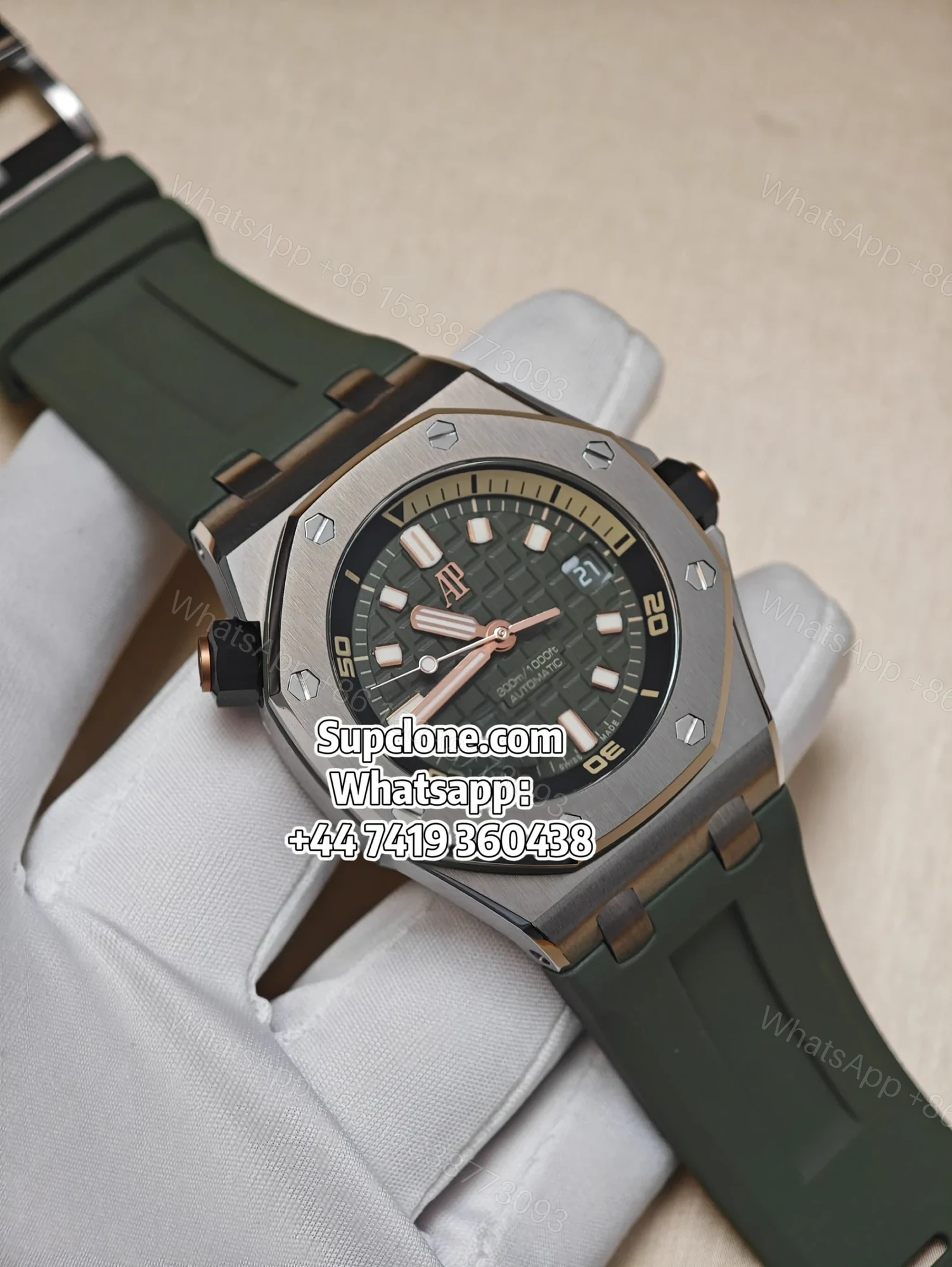Audemars Piguet Super Clone 1:1 Royal Oak Offshore 15720 Green Dial — view 1