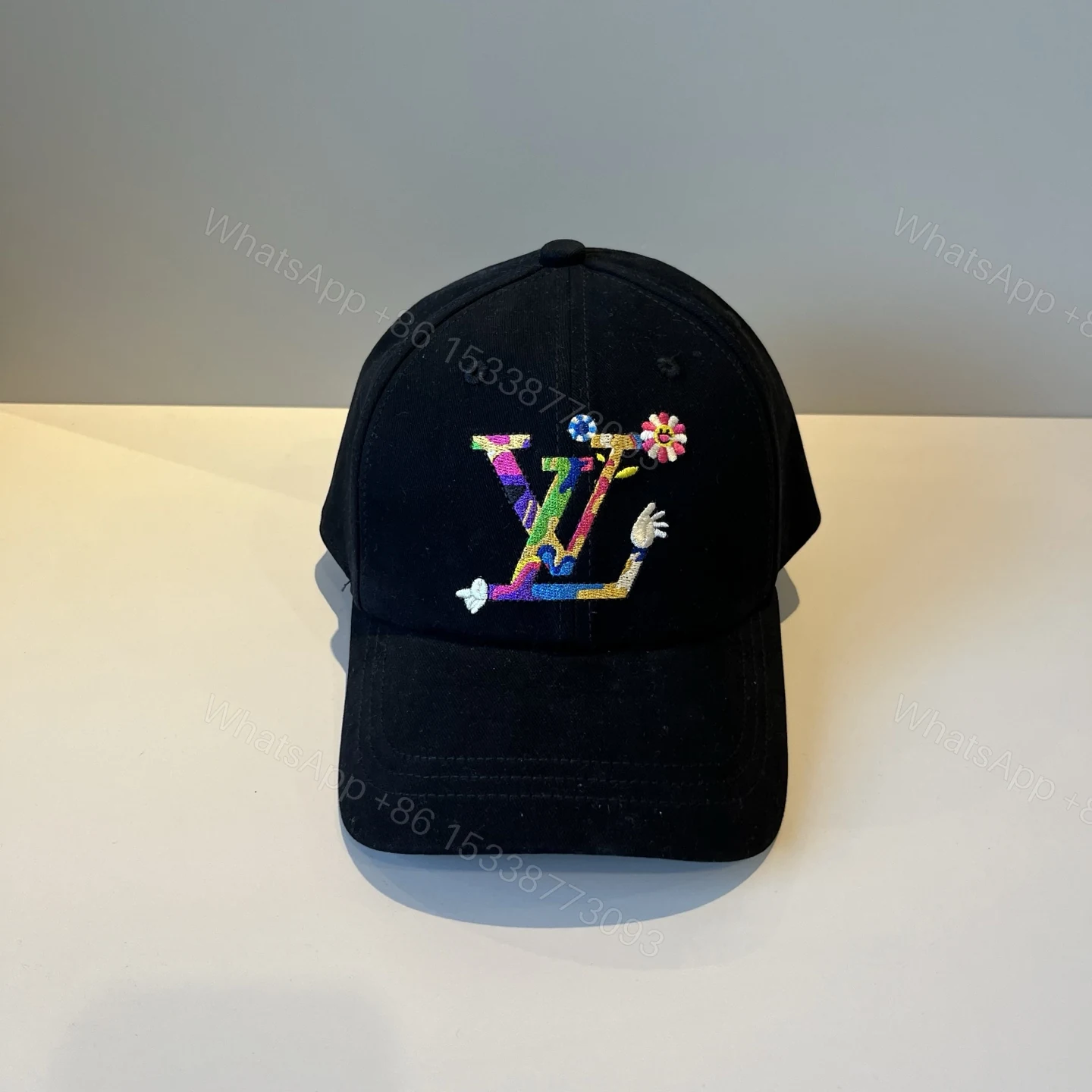 LV A貨黑色棒球帽 彩色刺繡Logo玩趣設計款 — view 1