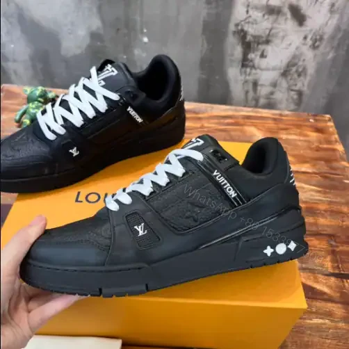 View 3 of LOUIS VUITTON TRAINER SNEAKER IN BLACK – LSVT376