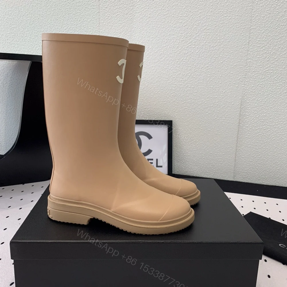 View 2 of 高仿Chanel*25S系列G39620N爆款高筒雨靴米色免檢版