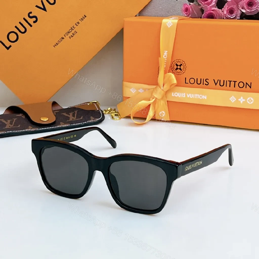 Chic Luxury Sunglasses: Premium Black Acetate, Polarized Lenses — view 1