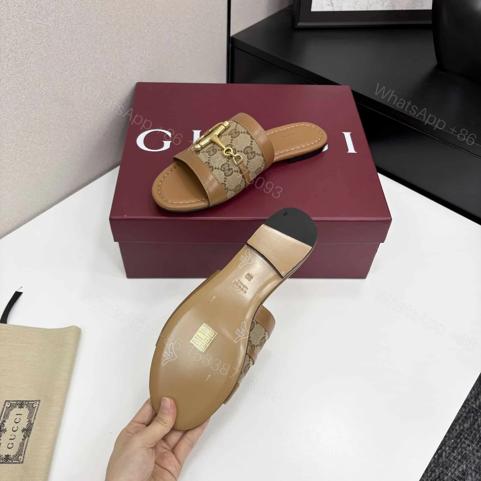 View 4 of GUCCI WOMEN’S SLIDE SANDAL WITH HORSEBIT LIGHT BROWN 834427 AAE05 2747