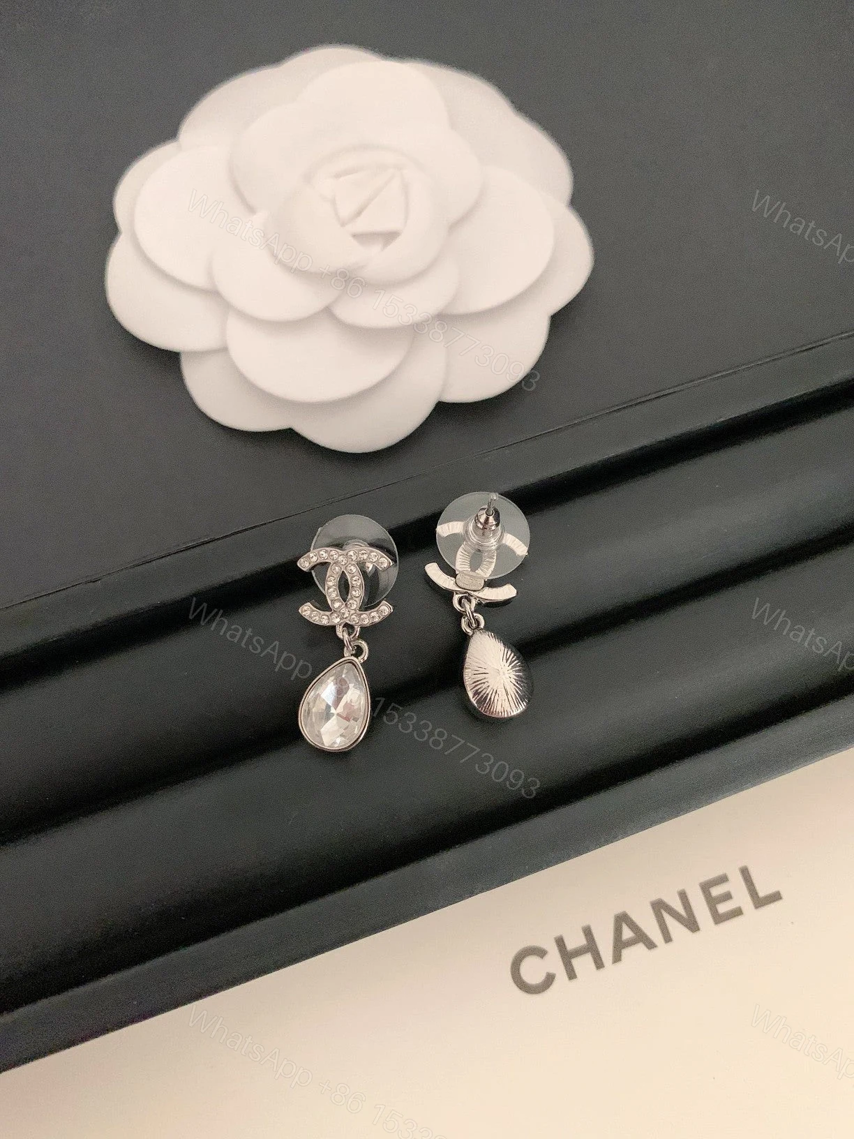 View 2 of EN – Lux Earring Chanel 036