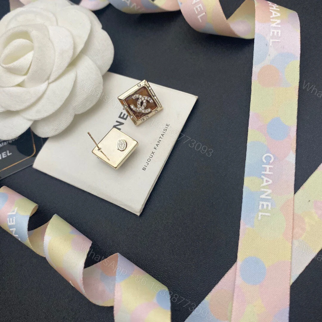 EN – Lux Earring Chanel 025 — view 1