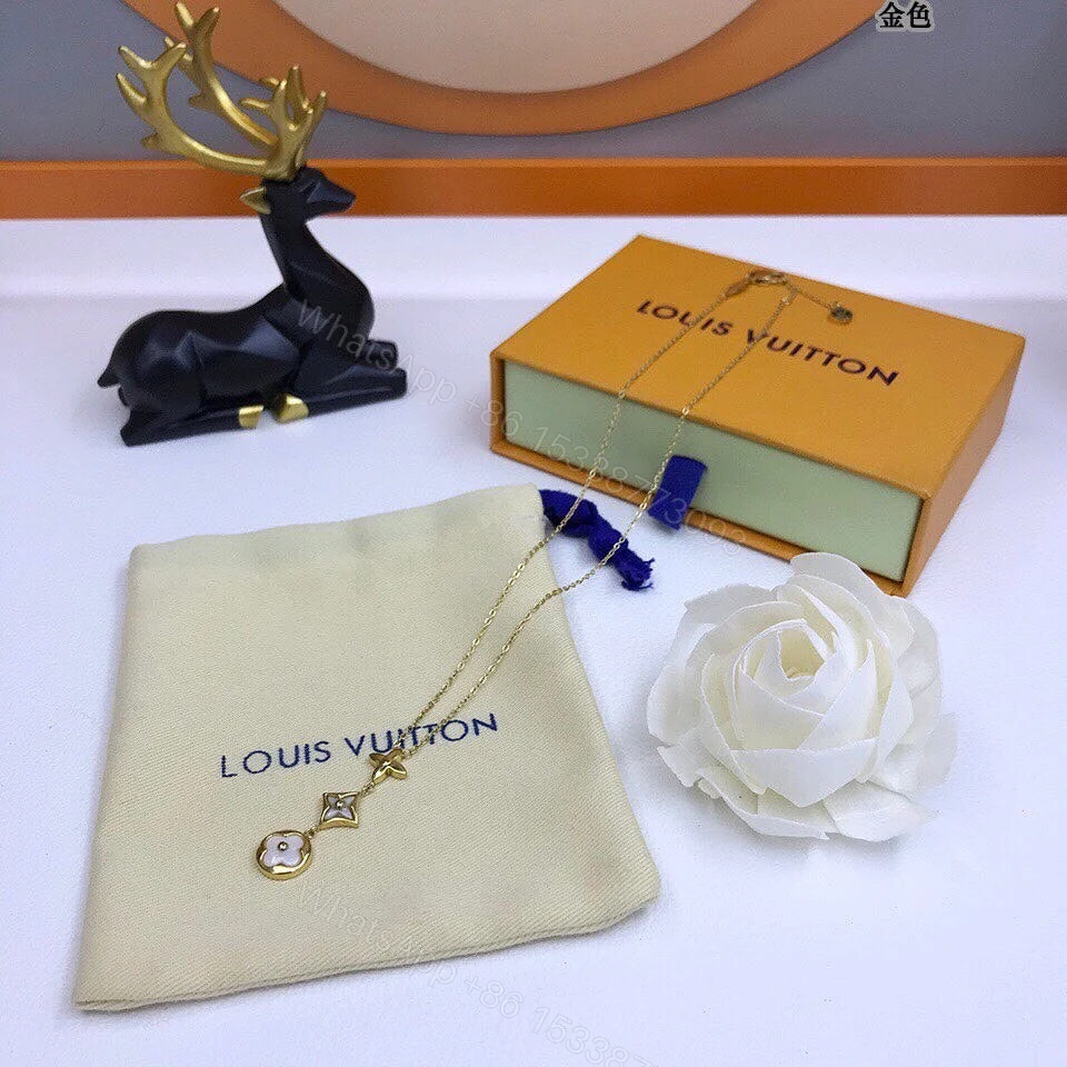 View 3 of Best Quality Necklace LV 023