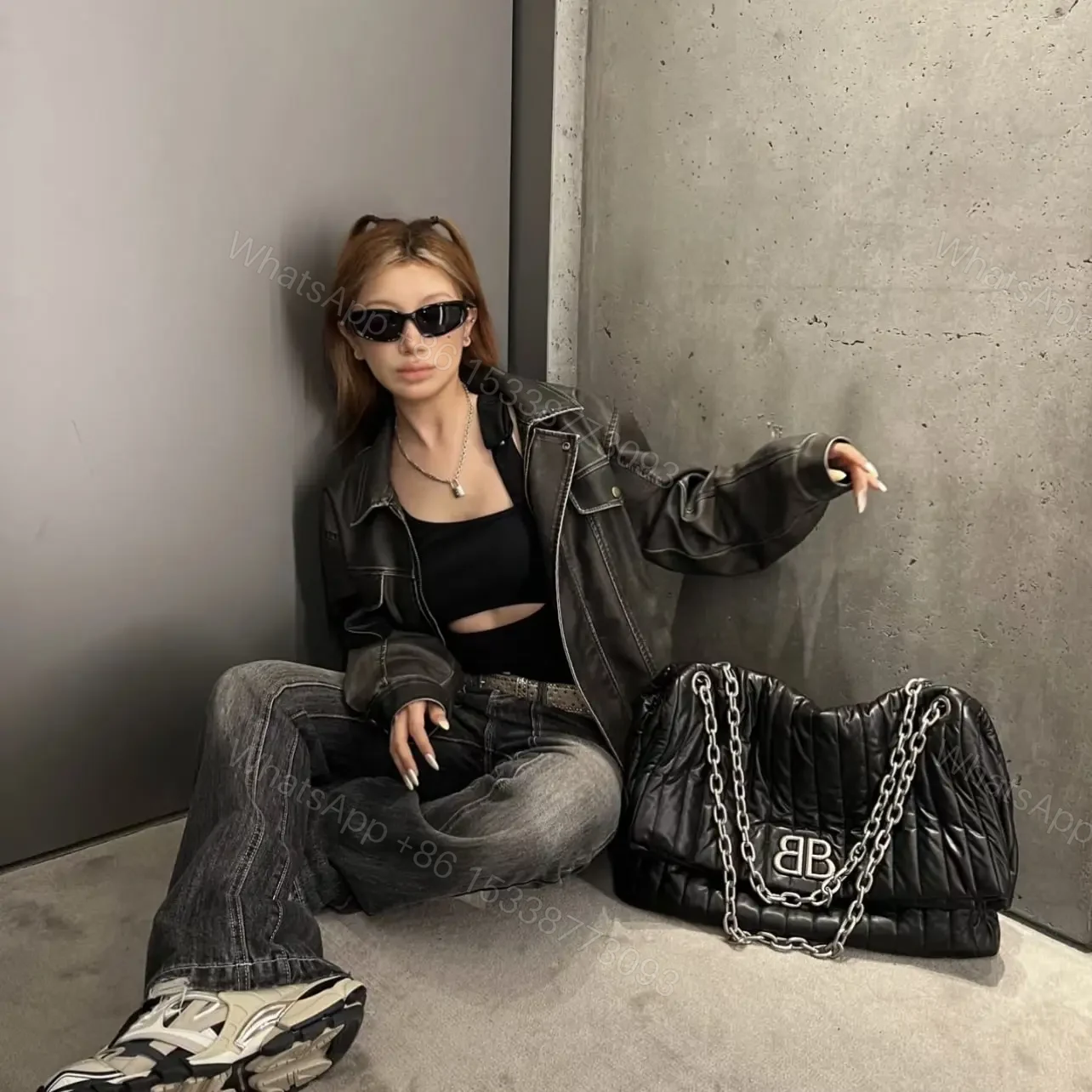 View 17 of 高仿Balenciaga*Monaco系列衍縫線牛皮單肩包m