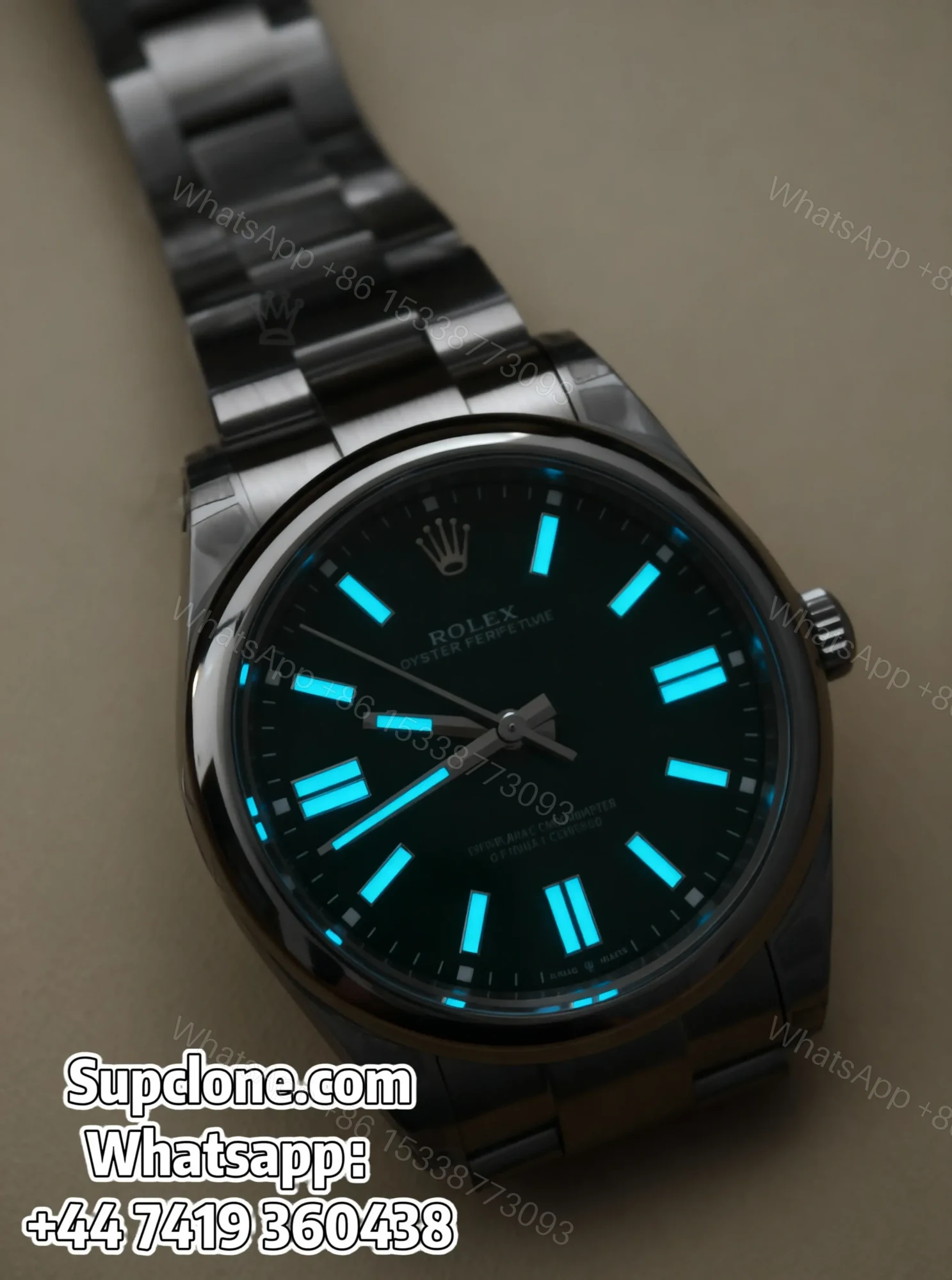 View 3 of Rolex Super Clone Oyster Perpetual M124300-0004 41mm Green Dial 3230 Movement