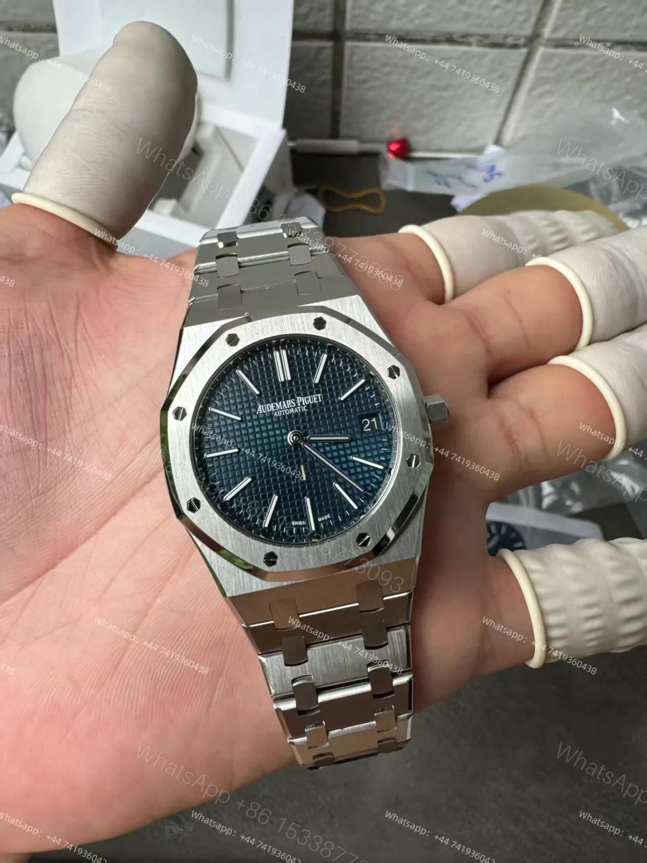 View 4 of Audemars Piguet Super Clone Royal Oak “Jumbo” Extra-Thin 15202ST 39mm