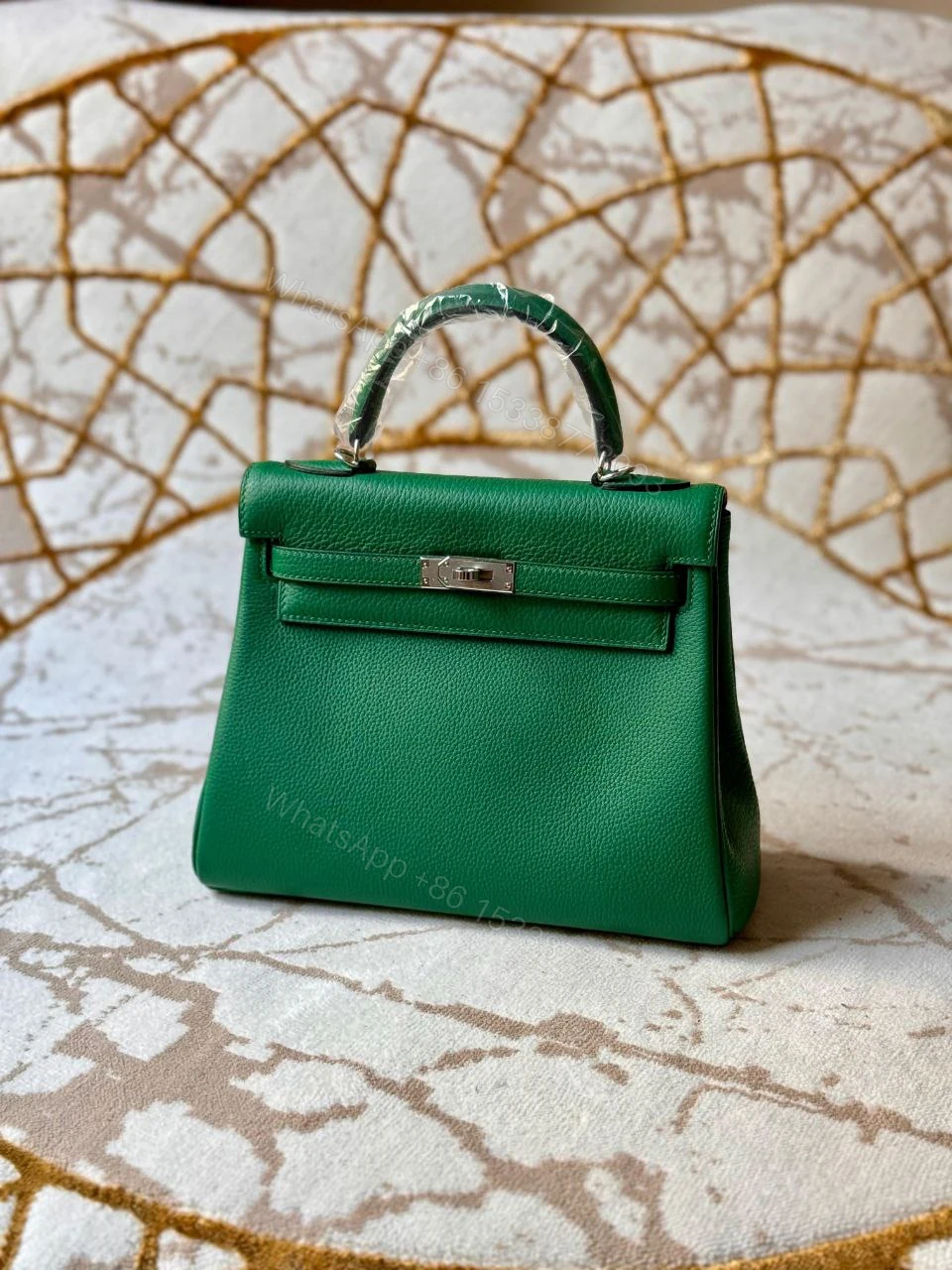View 21 of HERMÈS Kelly 25 handbag in Chai Togo