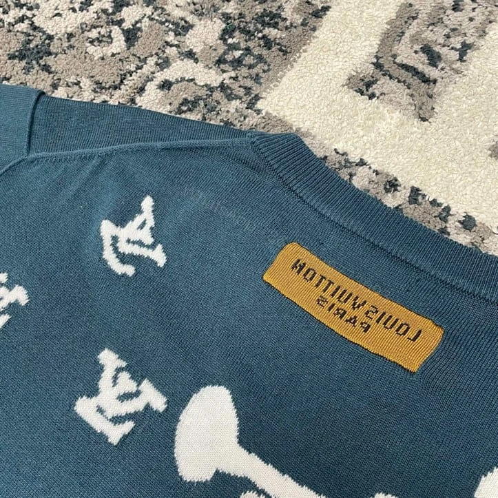 View 6 of LOUIS VUITTON T-SHIRT – LV26