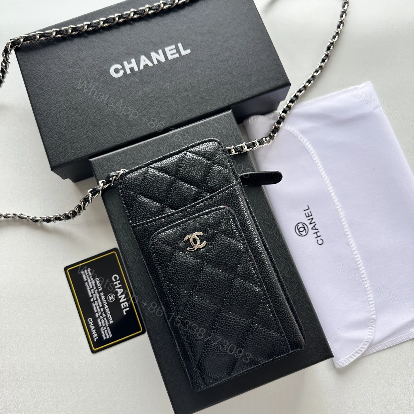 CHANEL 原單女士手機斜背小包 黑色菱格紋經典款式 — view 1