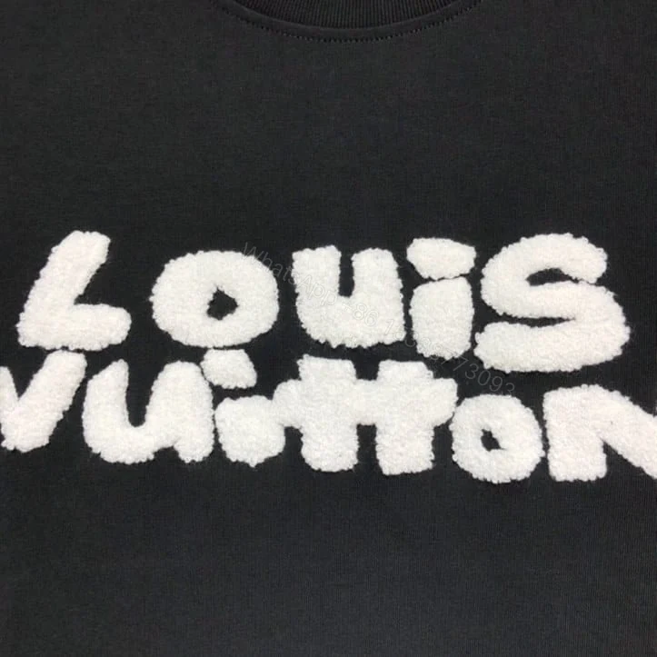 View 5 of LOUIS VUITTON T-SHIRT – LV19