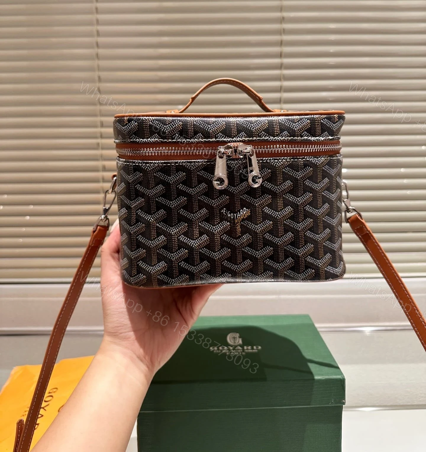 View 2 of GOYARD MUSE VANITY CASE BLACK TAN 20CM MUSEVAPMLTY01CL03P