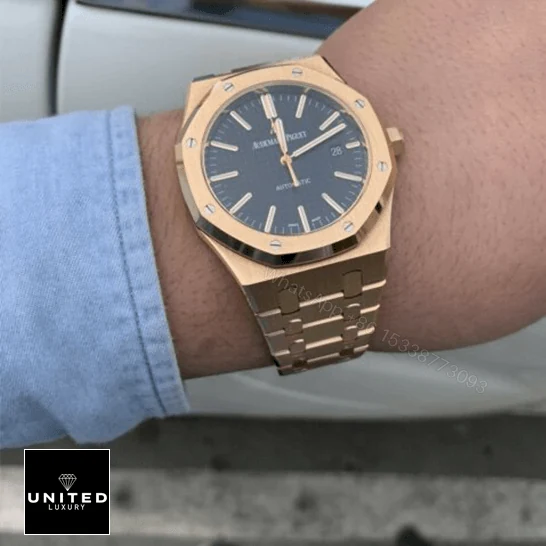 View 8 of Audemars Piguet Royal Oak 15400OR.OO.1220OR.03 Replica
