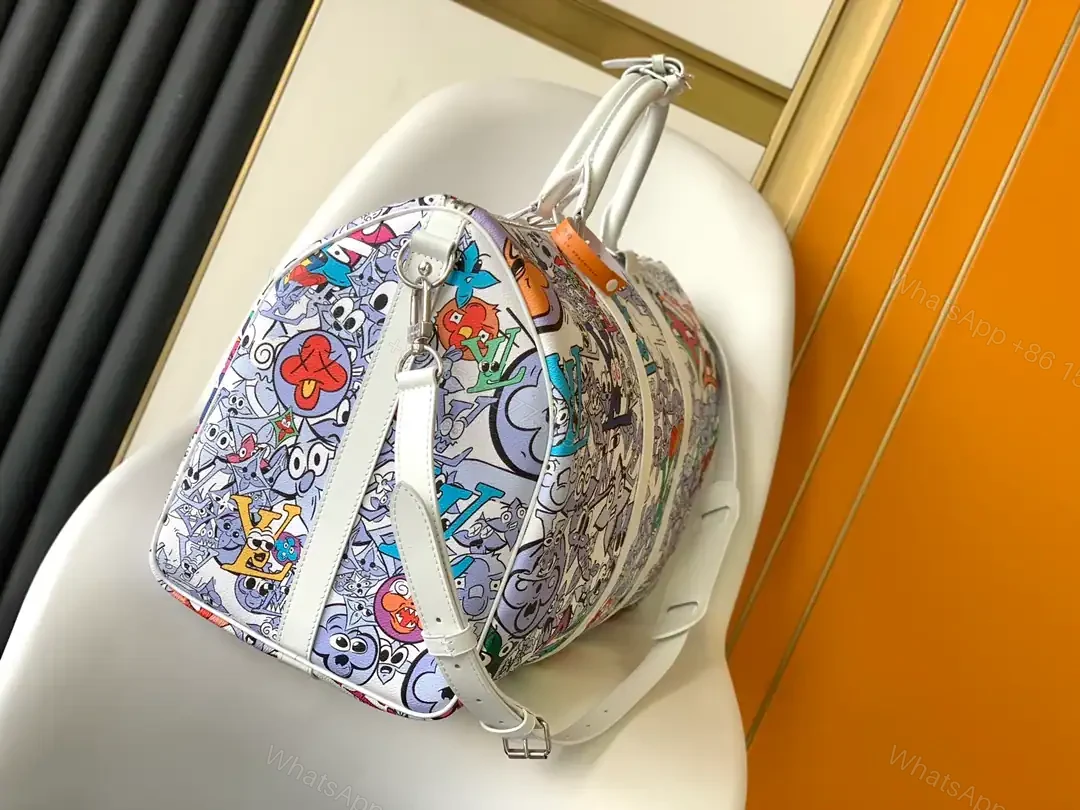 View 7 of LOUIS VUITTON KEEPALL BANDOULIÈRE 50 – LBV423