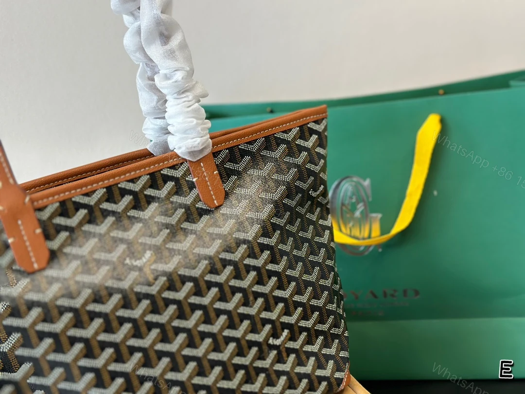 View 8 of Goyard Artois PM