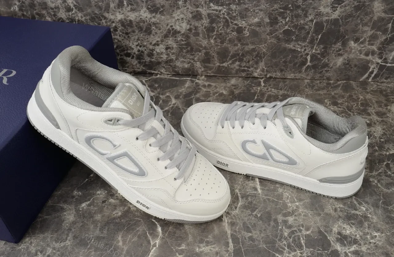 View 7 of Minimalist Luxury Leather Sneakers - Premium Comfort, Everyday Style