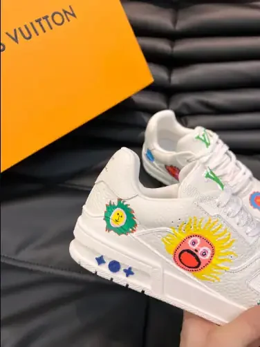 View 10 of LOUIS VUITTON X YAYOI KUSAMA LV TRAINER SNEAKER IN WHITE – LSVT352