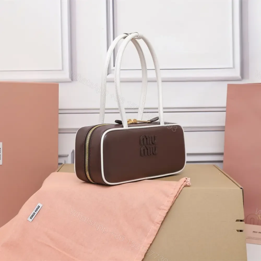 View 3 of 高仿miumiu*Beau系列5BB173小牛皮手袋石楠木白色小號免檢版