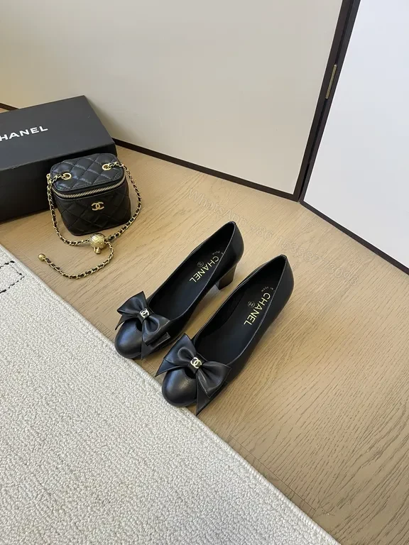 Chanel-Inspired Luxury Ballet Flats with Signature Bow — view 1