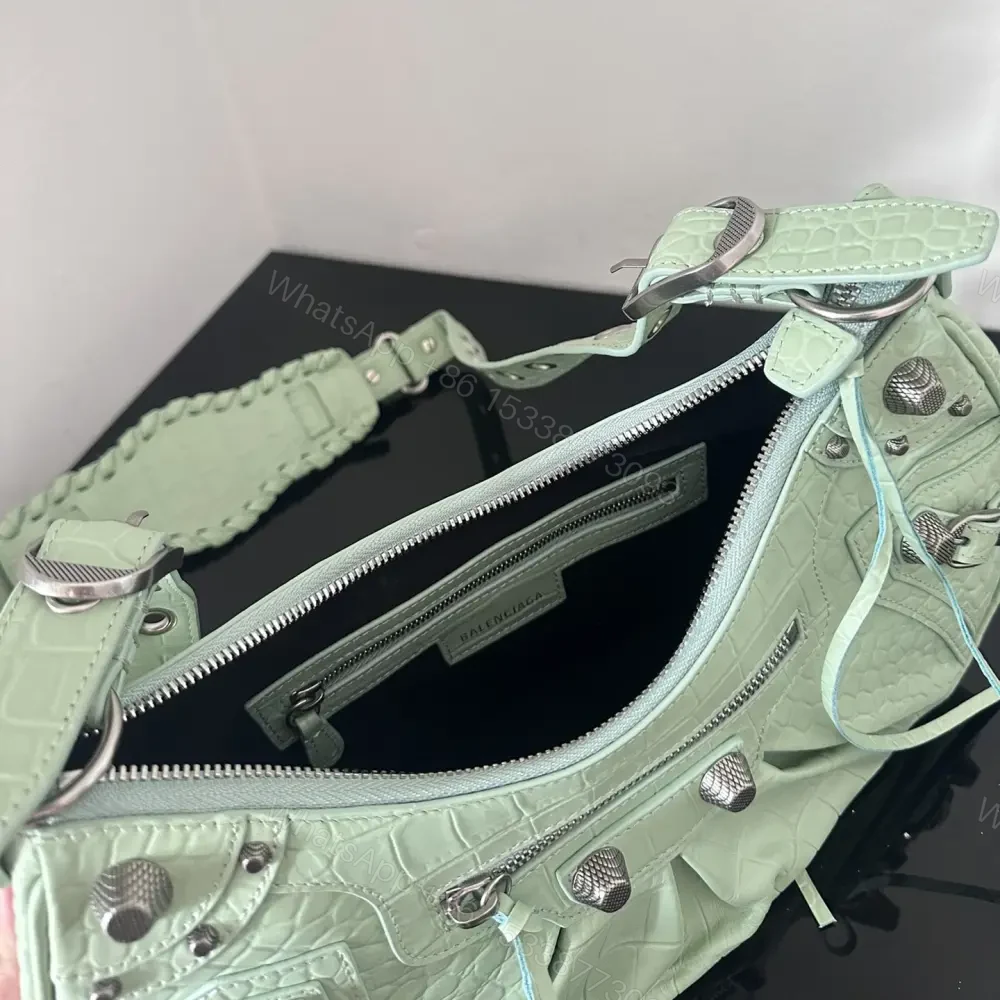 View 9 of 高仿Balenciaga*LeCagole系列餃子包薄荷綠S