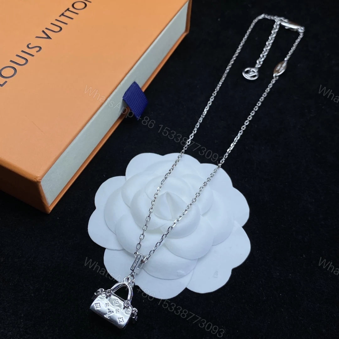 View 3 of EN – Lux LV Necklaces 054
