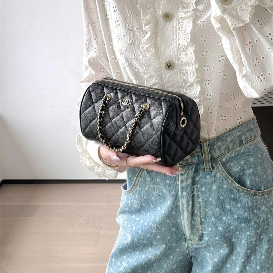 View 23 of 高仿Chanel*25P系列4474荔枝紋牛皮單肩包黑色小號免檢版