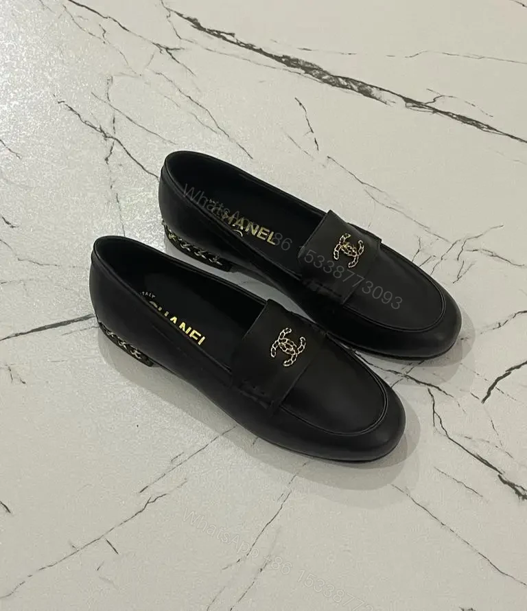 CHANEL — view 1