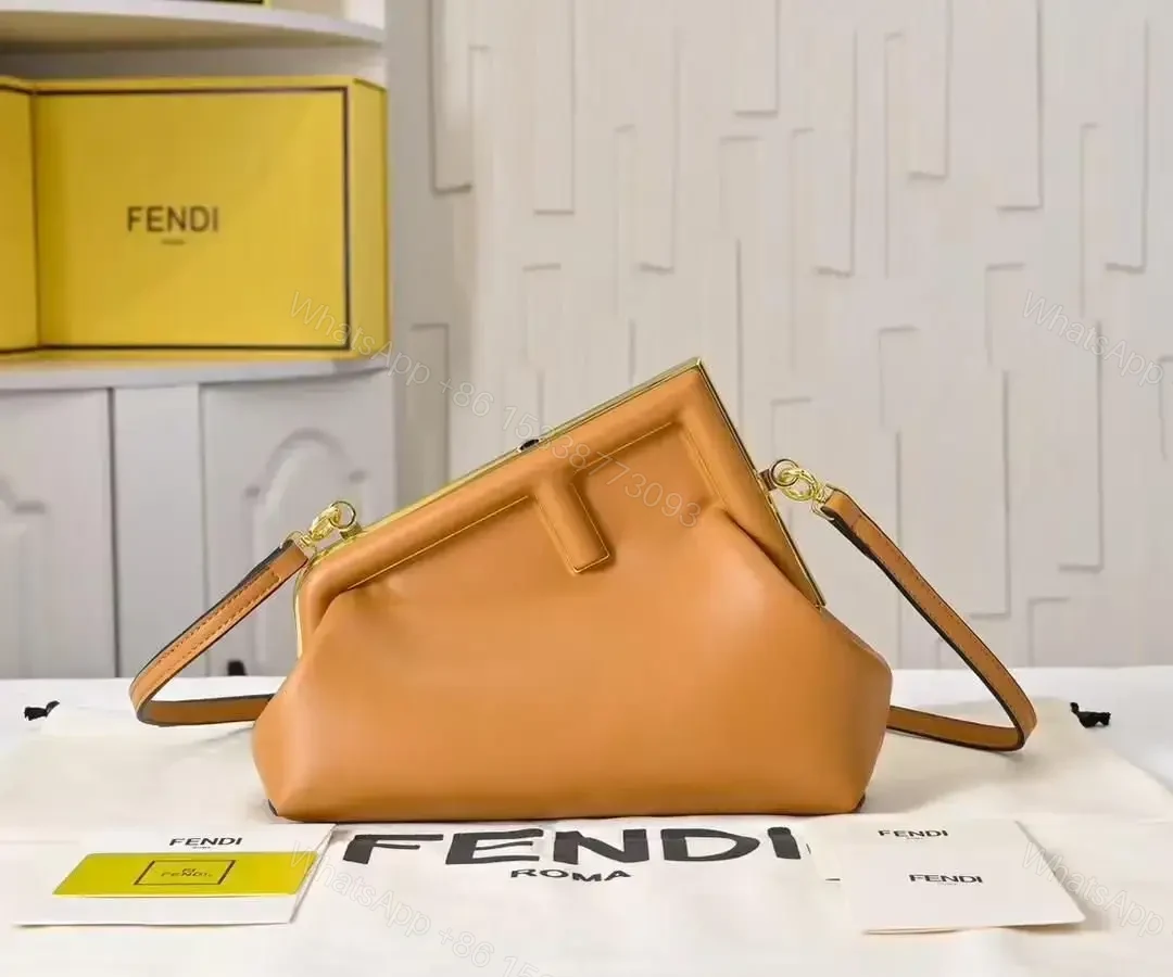 FENDI Brown Leather Medium Shoulder Bag — view 1